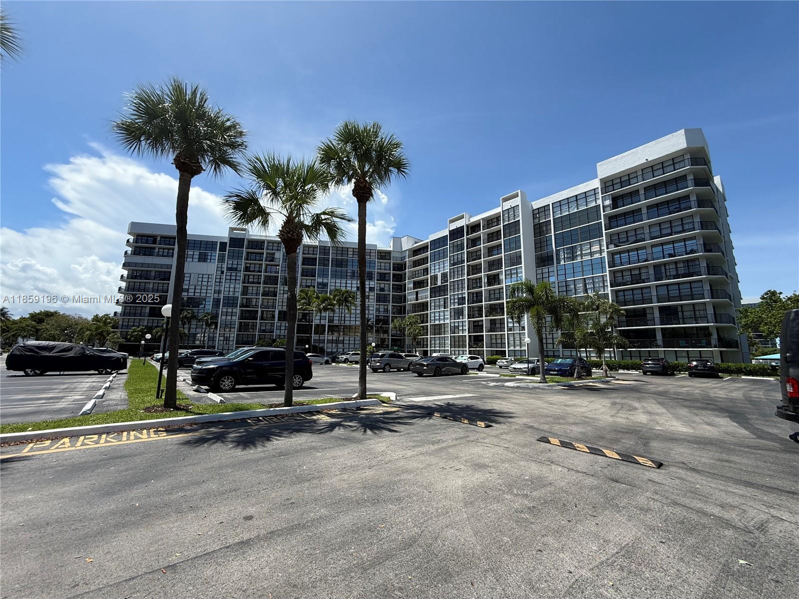 RELAX & STAY! Oversized 1 bedroom 1.5 Baths condo with extended dining room living room and den, open balcony, fully tiled floors, well designed kitchen space. The bedroom size will surprise you with a generous closet space. The building offers lobby attendant 24 hours, security guards, fully equipped gym, clubhouse, tennis courts, pool and BBQ area with great views of the intercostal. Three Island is an ideal location minutes away to the beach, restaurants, shops, Gulfstream Park, Aventura Mall.