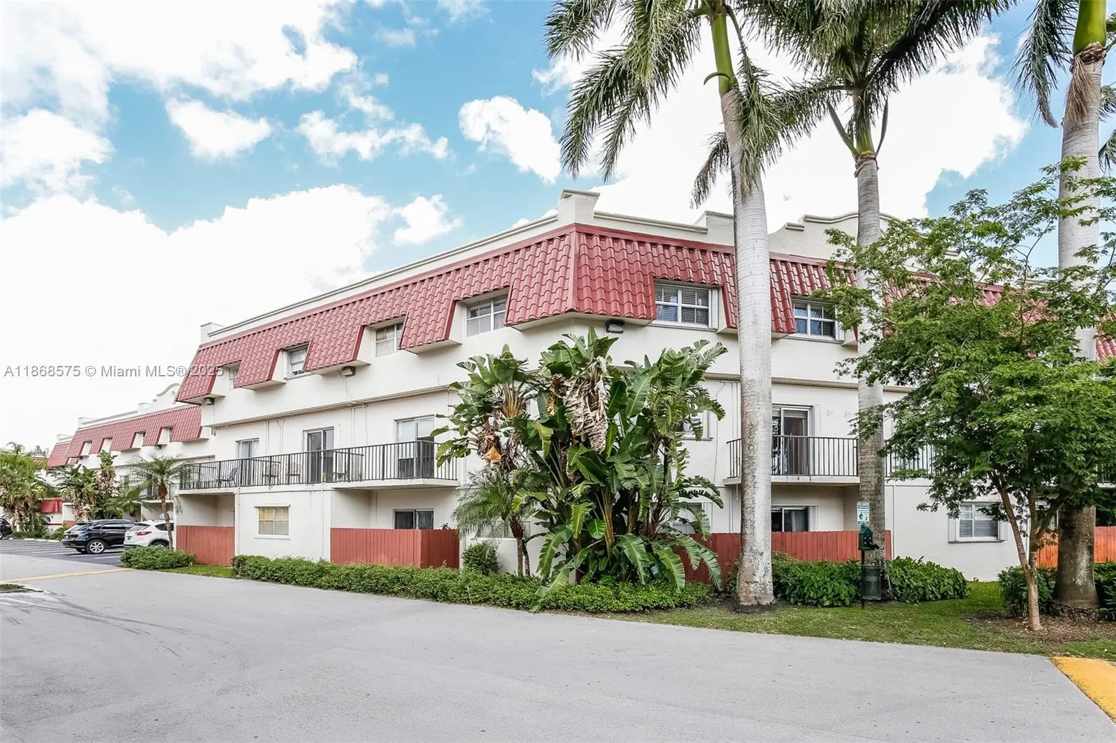 Pinecrest, Florida 33156, United States, 3 Bedrooms Bedrooms, ,3 BathroomsBathrooms,Residential,Active,203423