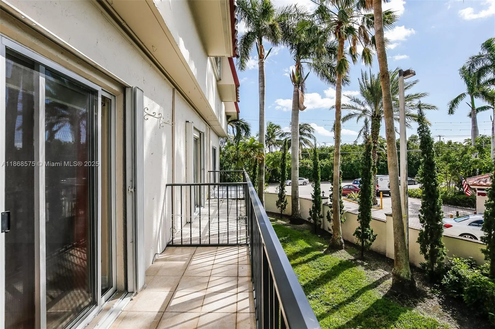 Pinecrest, Florida 33156, United States, 3 Bedrooms Bedrooms, ,3 BathroomsBathrooms,Residential,Active,203423