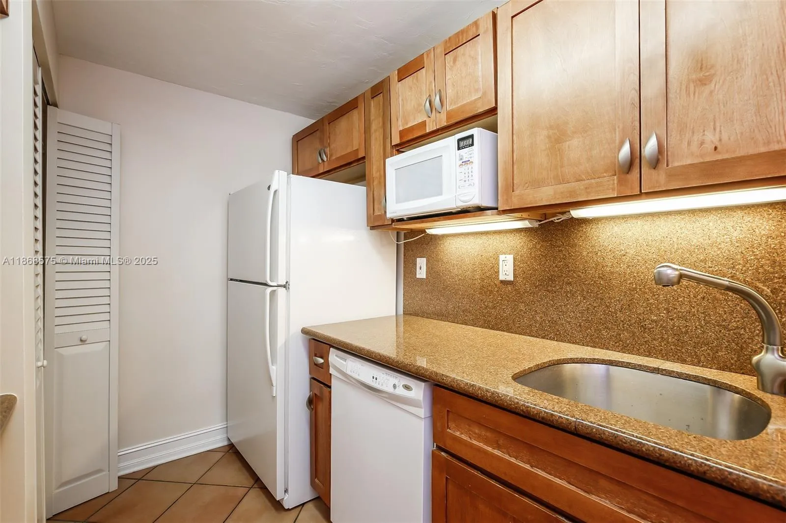 Pinecrest, Florida 33156, United States, 3 Bedrooms Bedrooms, ,3 BathroomsBathrooms,Residential,Active,203423