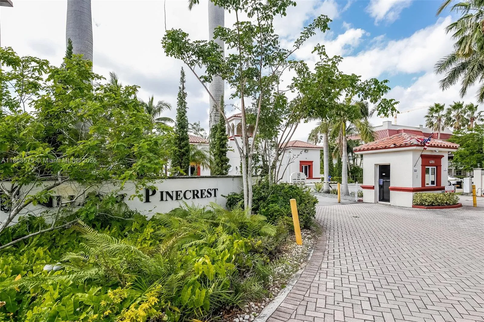 Pinecrest, Florida 33156, United States, 3 Bedrooms Bedrooms, ,3 BathroomsBathrooms,Residential,Active,203423