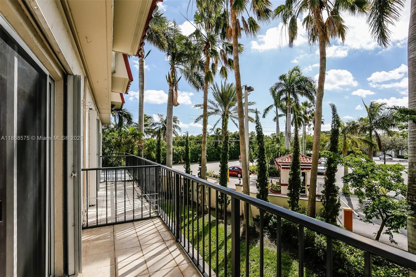 Pinecrest, Florida 33156, United States, 3 Bedrooms Bedrooms, ,3 BathroomsBathrooms,Residential,Active,203423