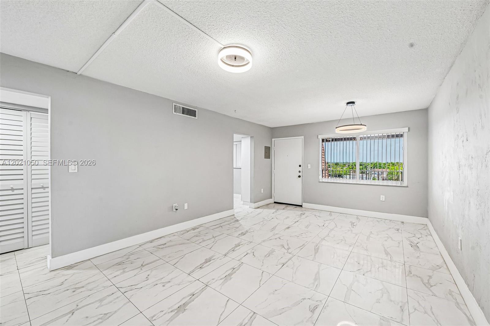 KINGS CASTLE CONDO - Residential