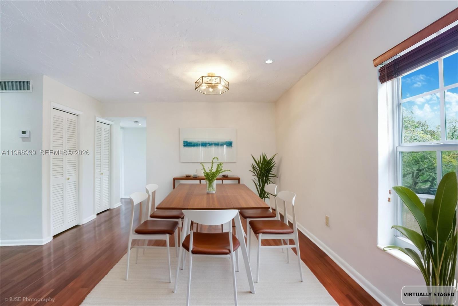 ANASTASIA ROYAL CONDO - Residential