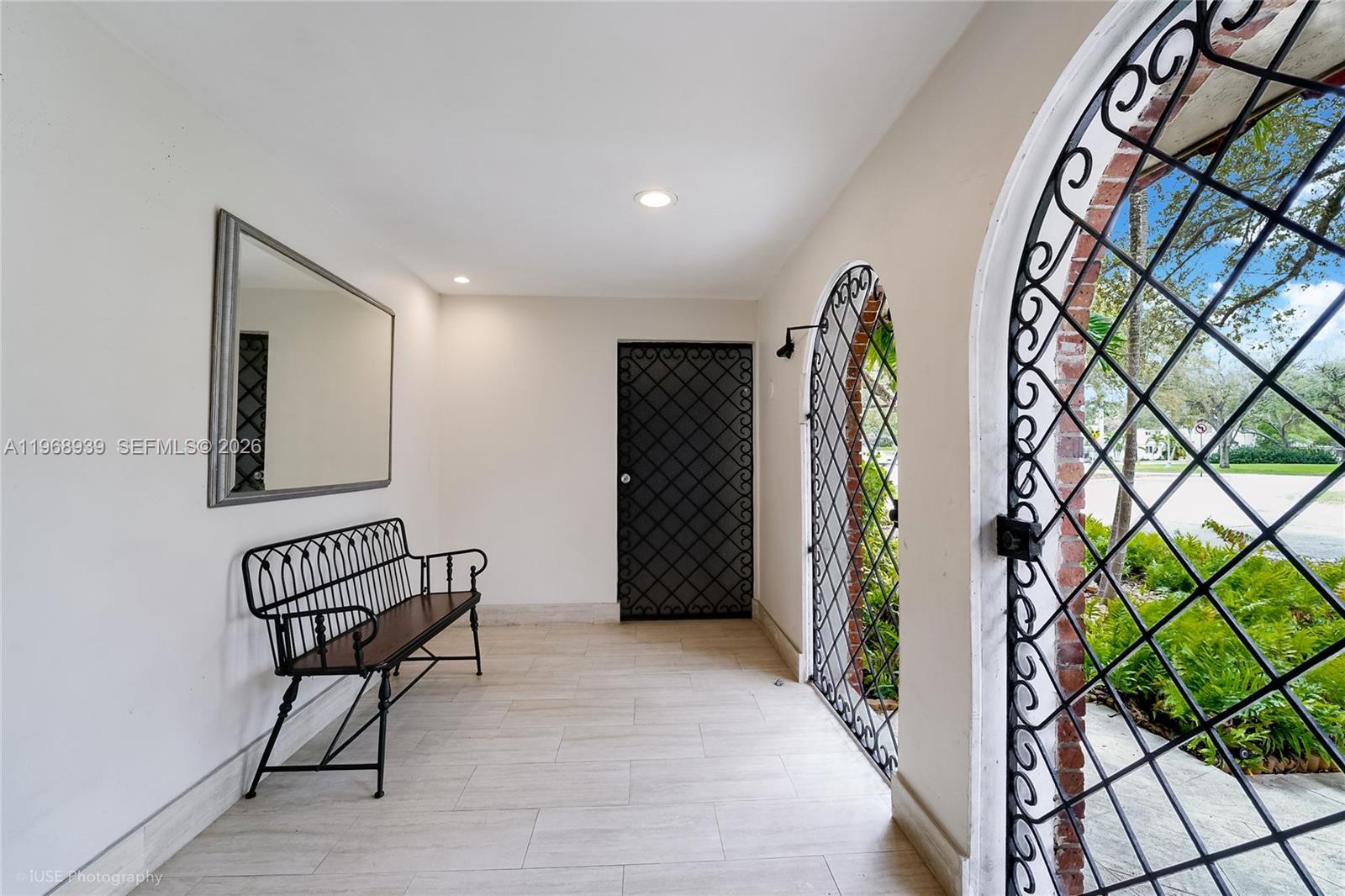 ANASTASIA ROYAL CONDO - Residential