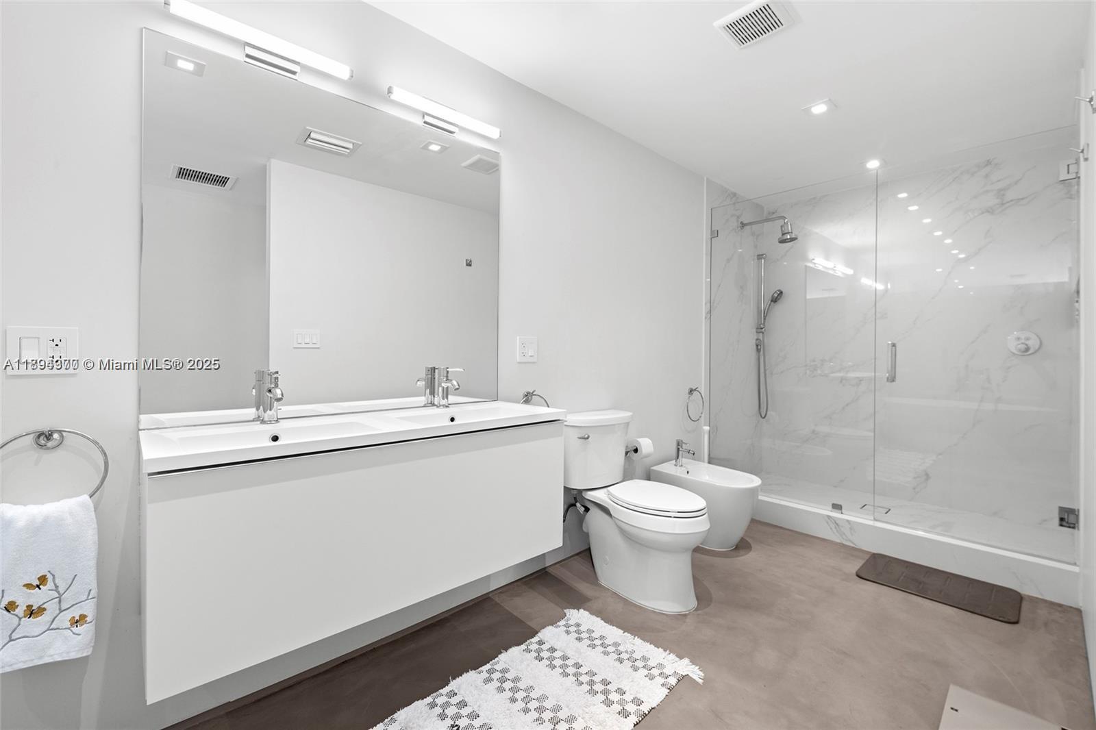 SAN SOUCI ESTATES - Residential Lease