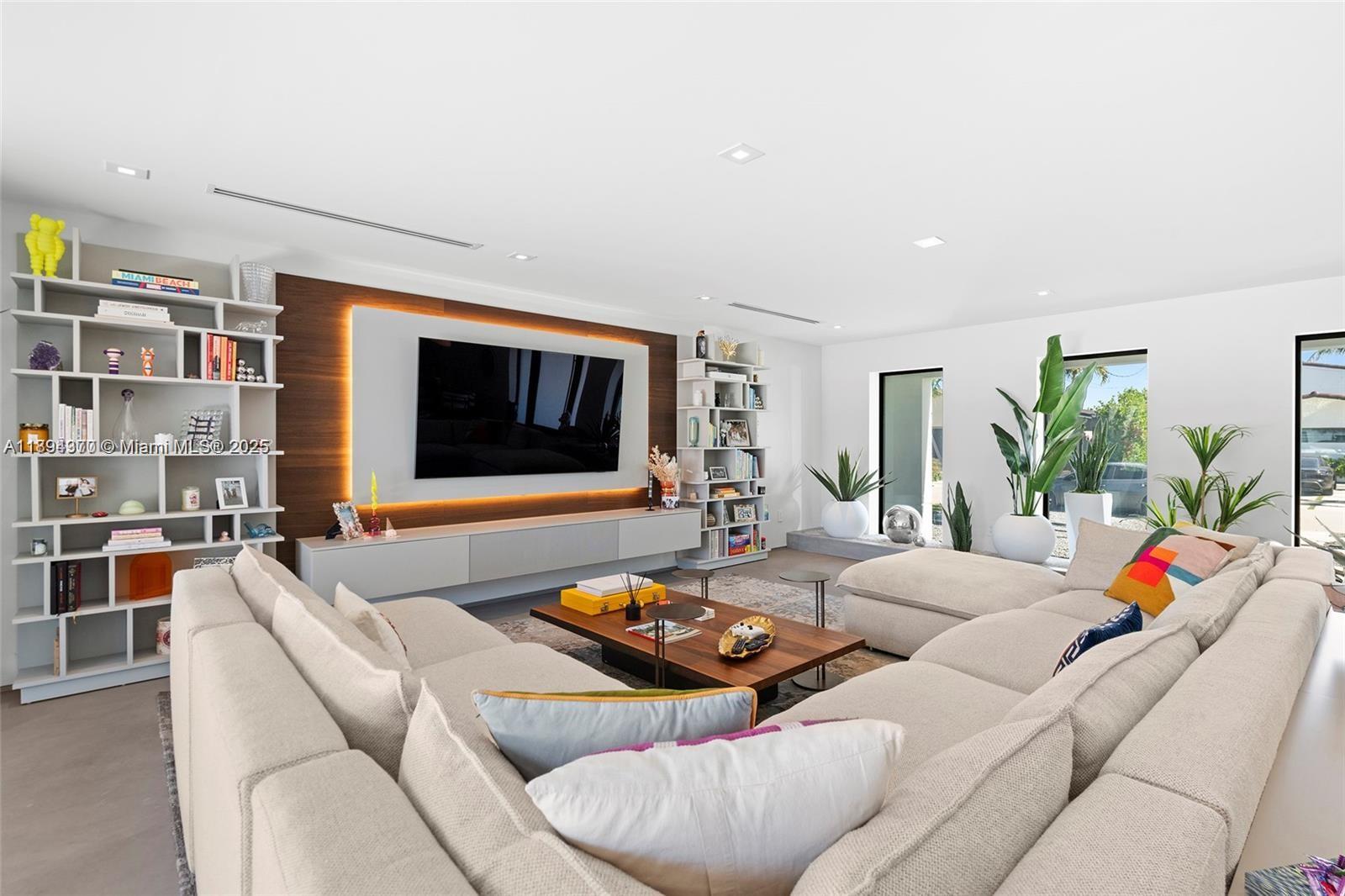 SAN SOUCI ESTATES - Residential Lease