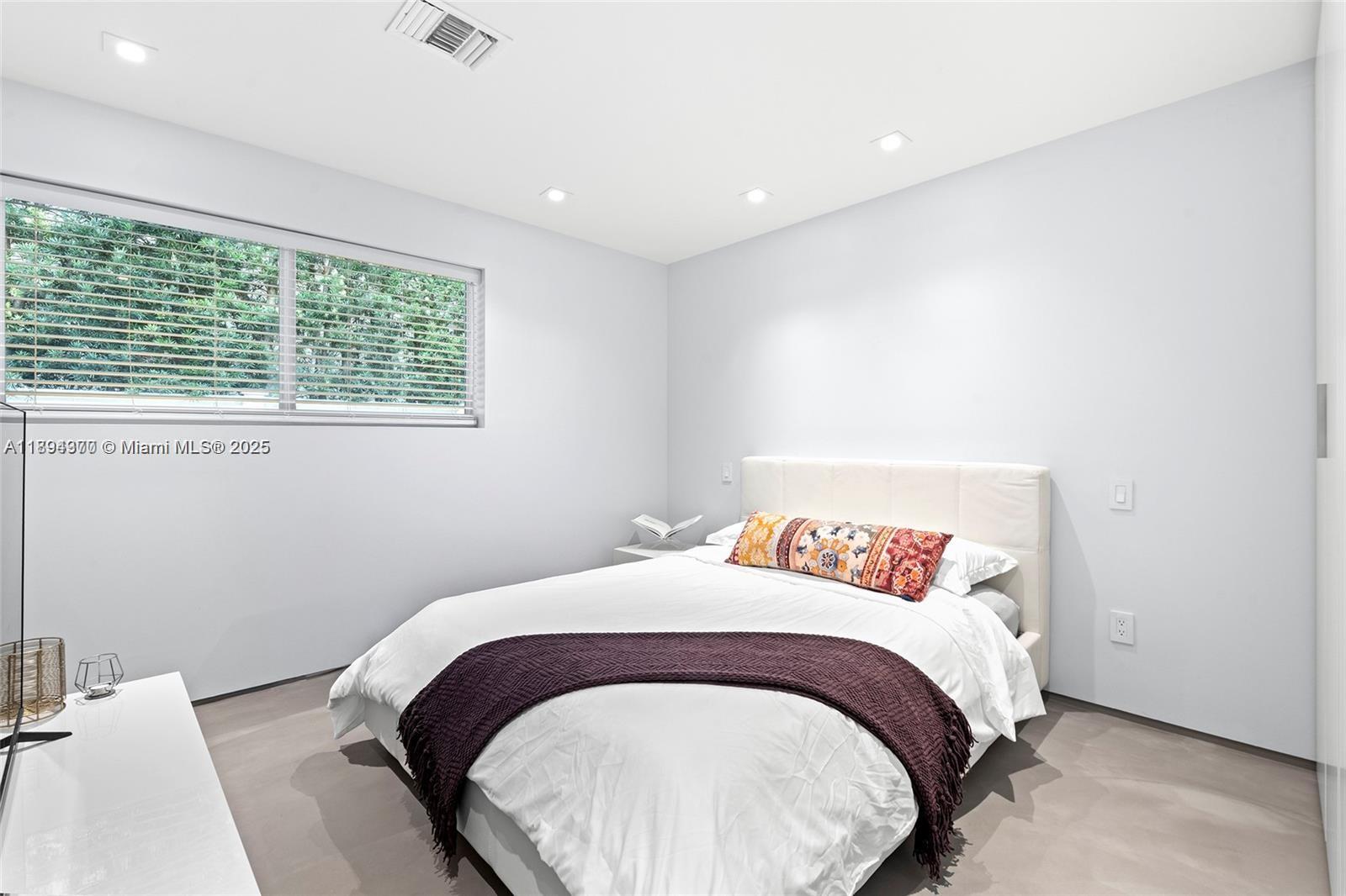 SAN SOUCI ESTATES - Residential Lease