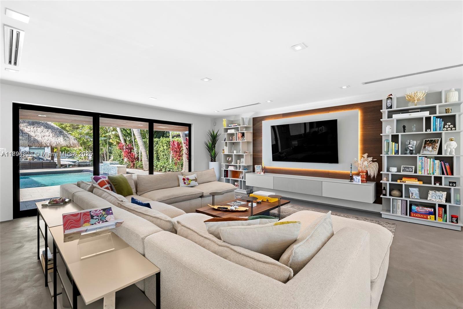 SAN SOUCI ESTATES - Residential Lease