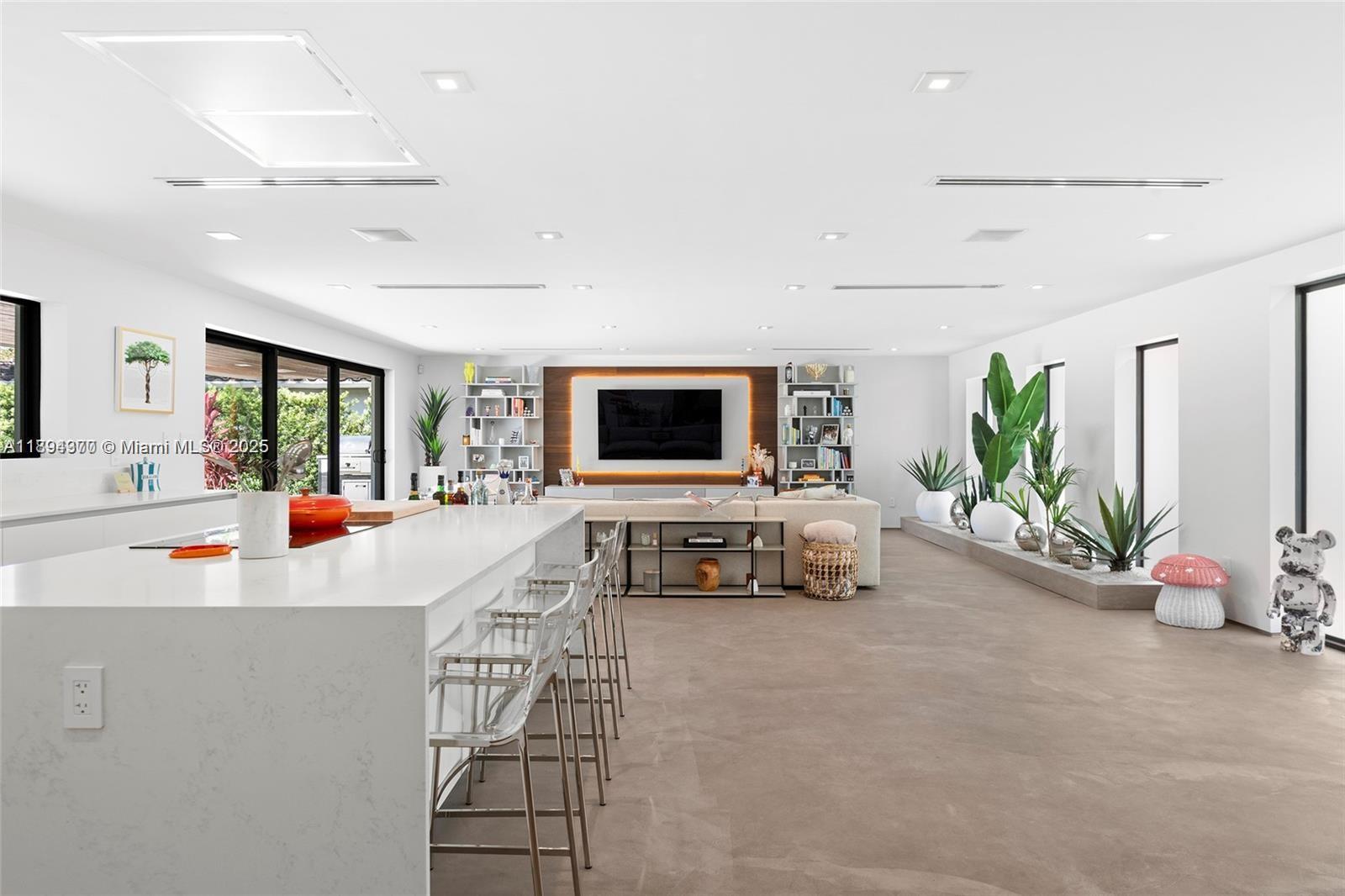 SAN SOUCI ESTATES - Residential Lease