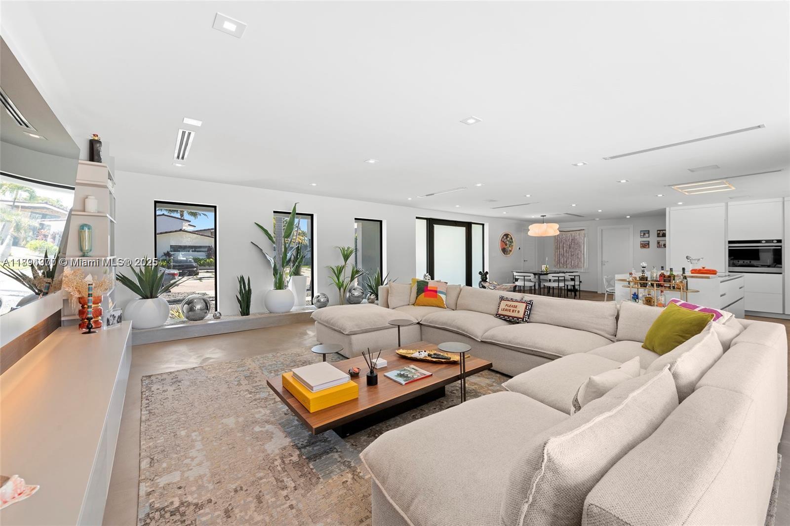 SAN SOUCI ESTATES - Residential Lease