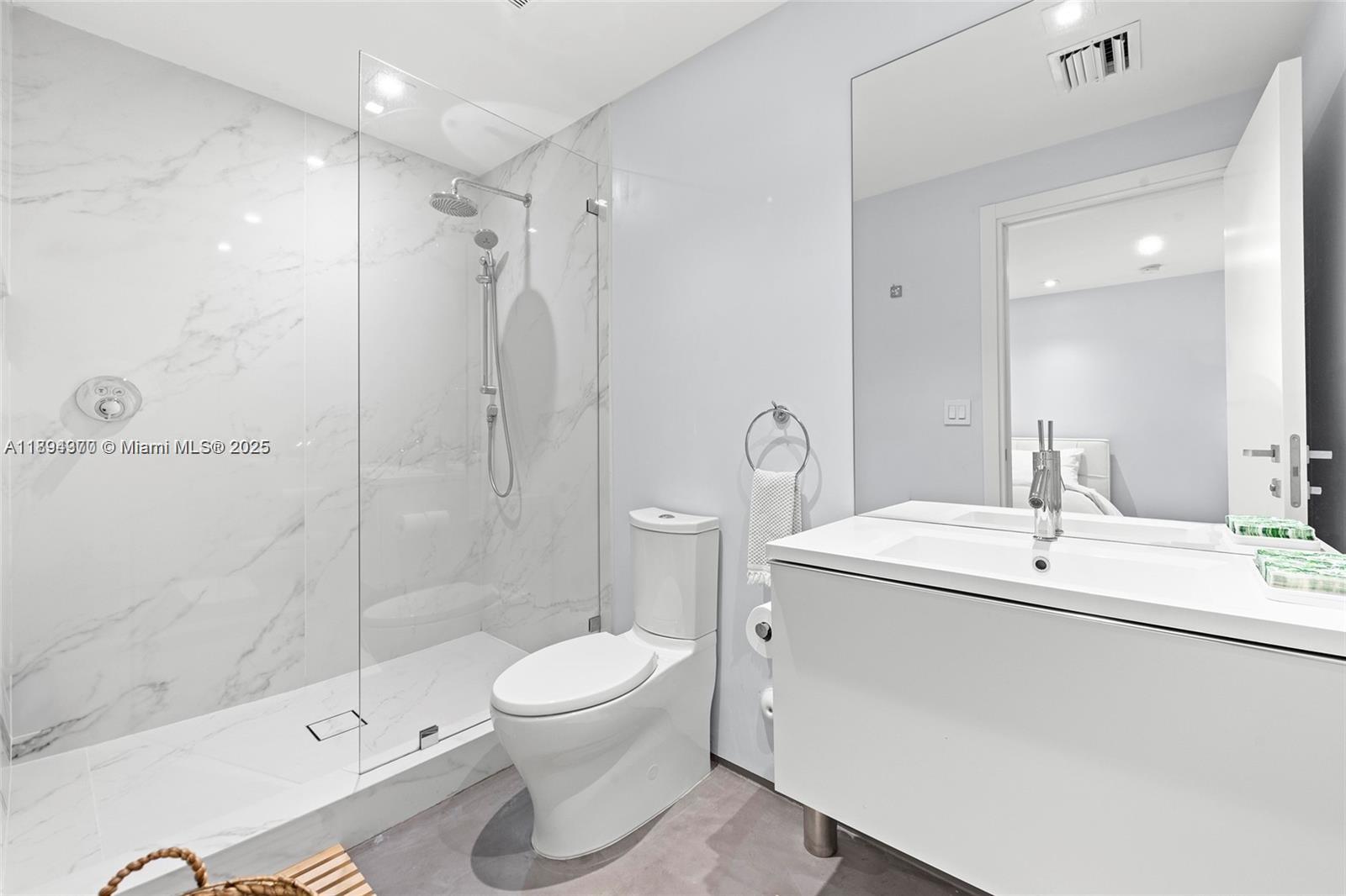 SAN SOUCI ESTATES - Residential Lease