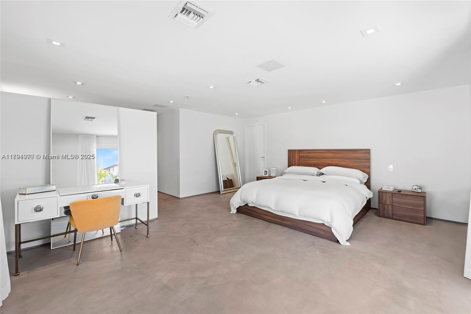 SAN SOUCI ESTATES - Residential Lease