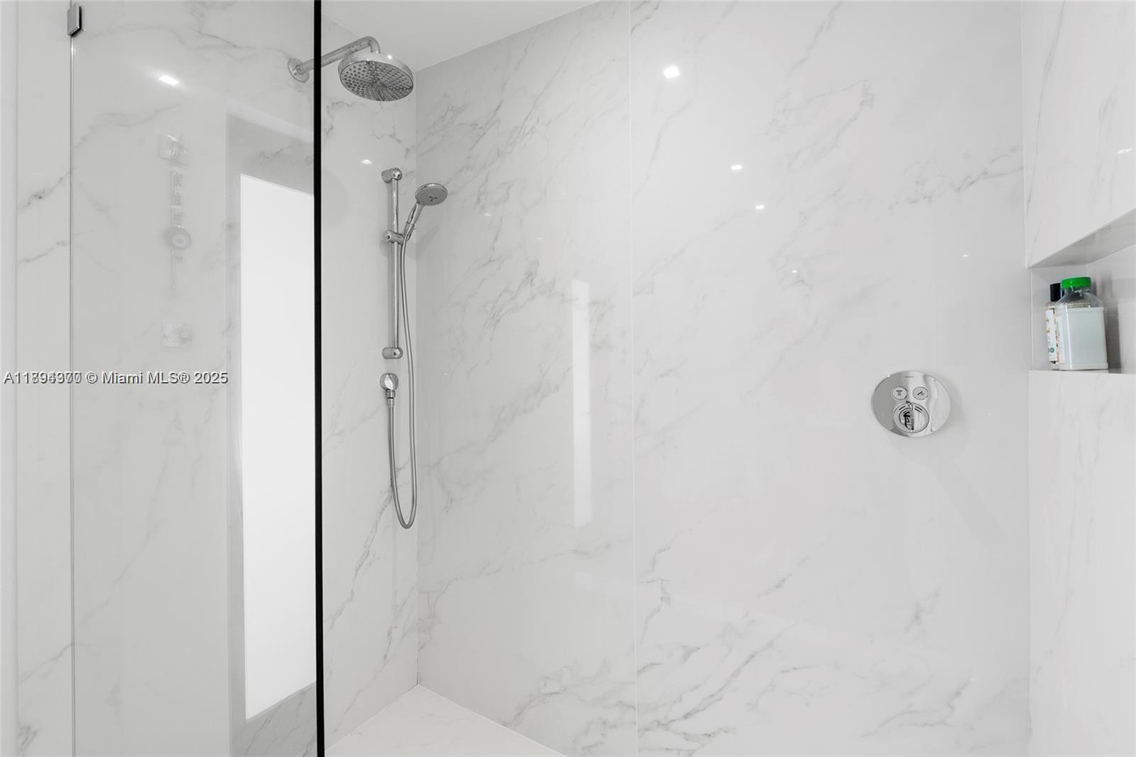 SAN SOUCI ESTATES - Residential Lease