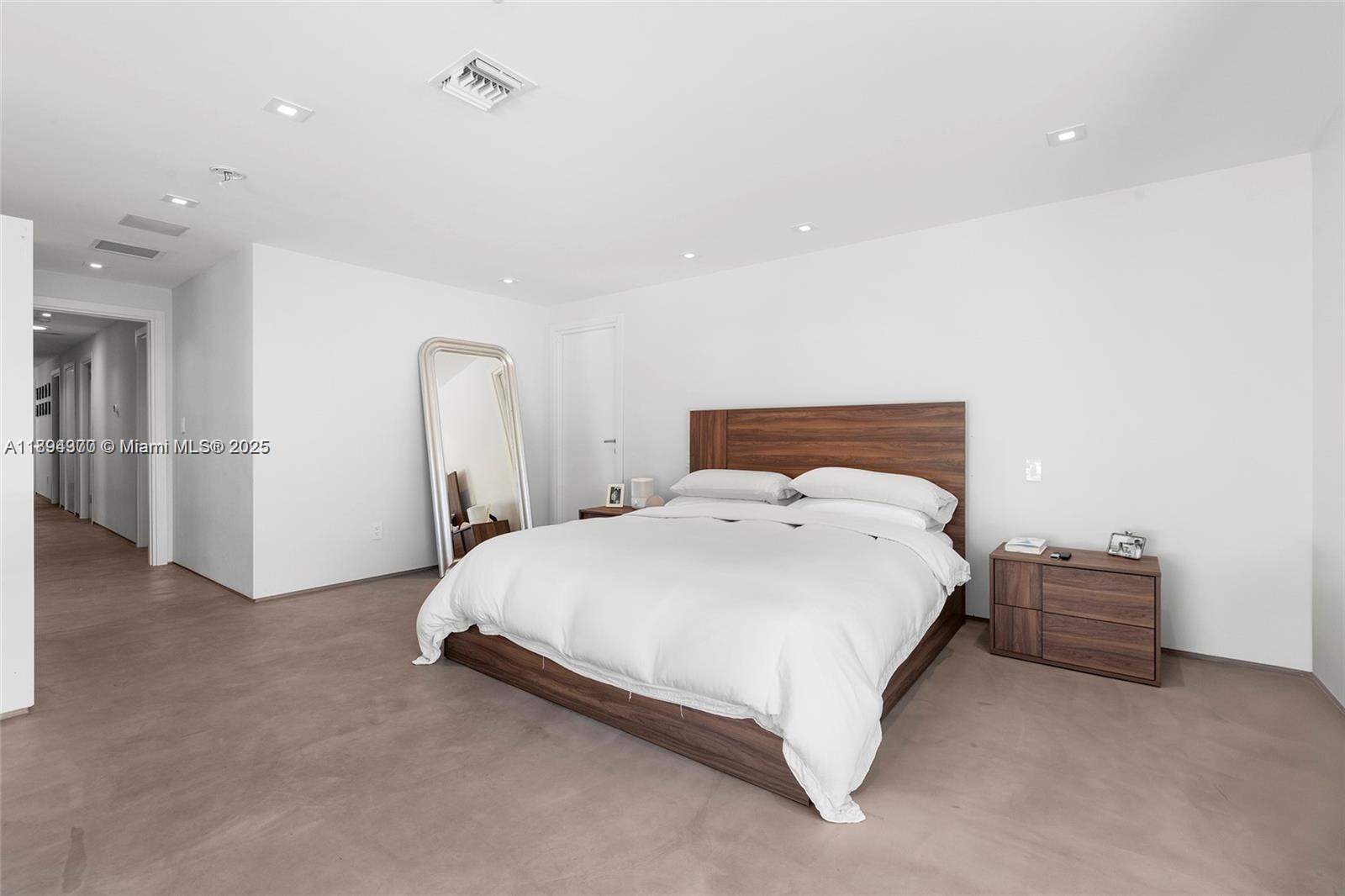 SAN SOUCI ESTATES - Residential Lease