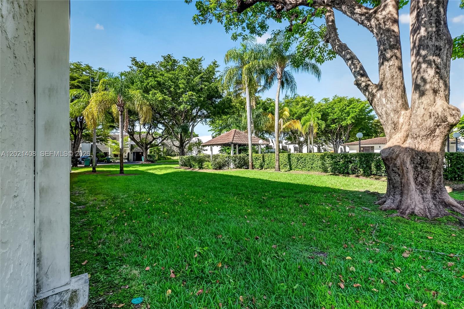 HILLTOP CONDO - Residential