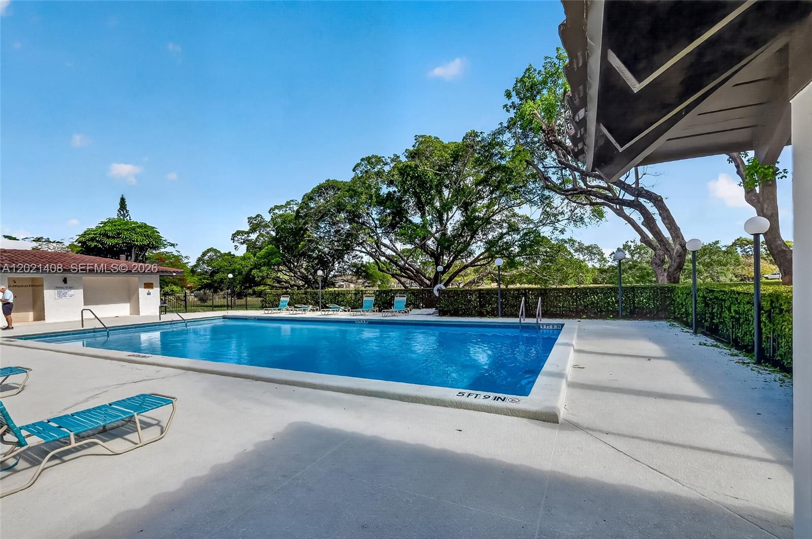 HILLTOP CONDO - Residential
