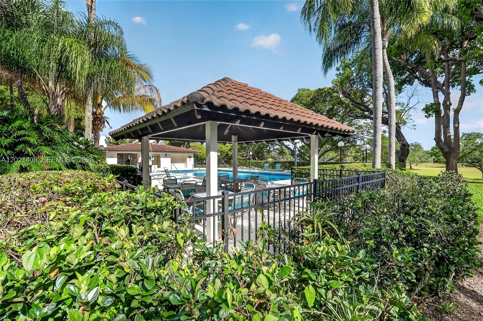 HILLTOP CONDO - Residential