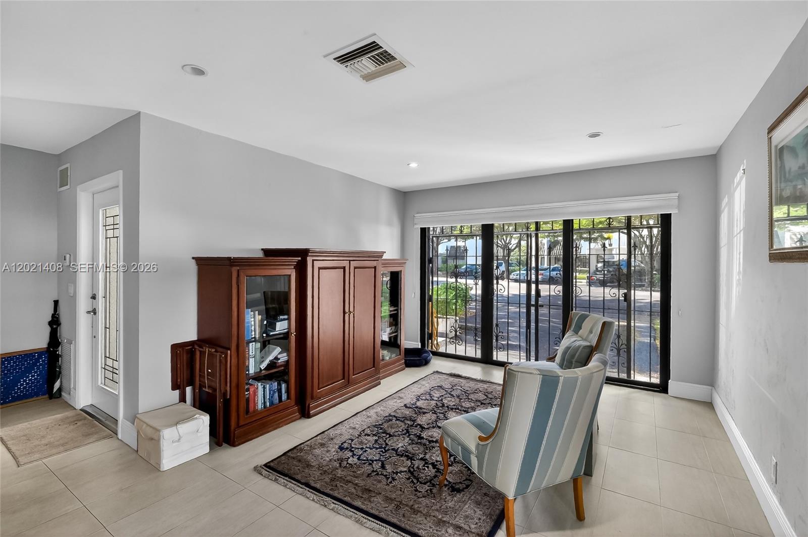 HILLTOP CONDO - Residential