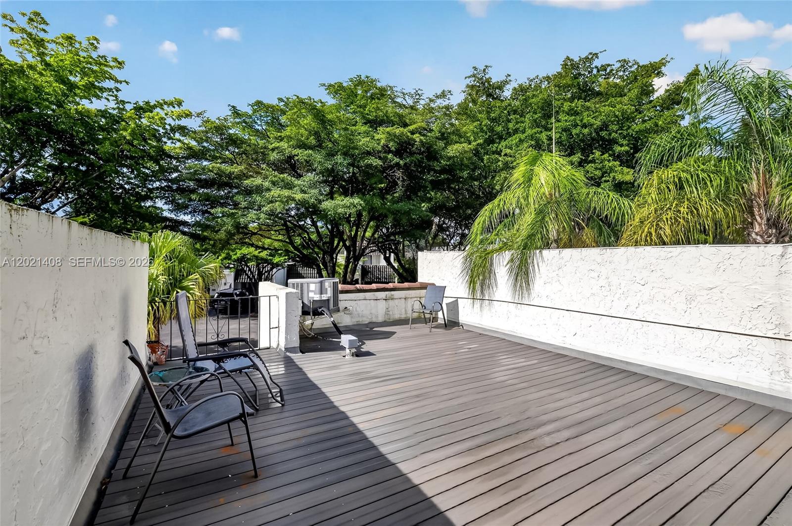 HILLTOP CONDO - Residential