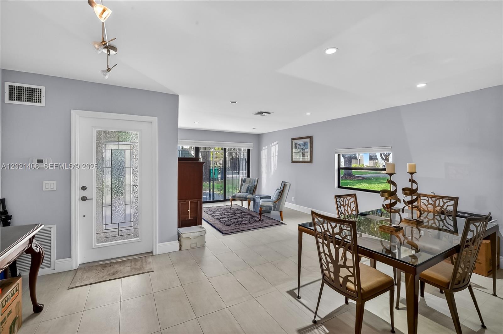HILLTOP CONDO - Residential