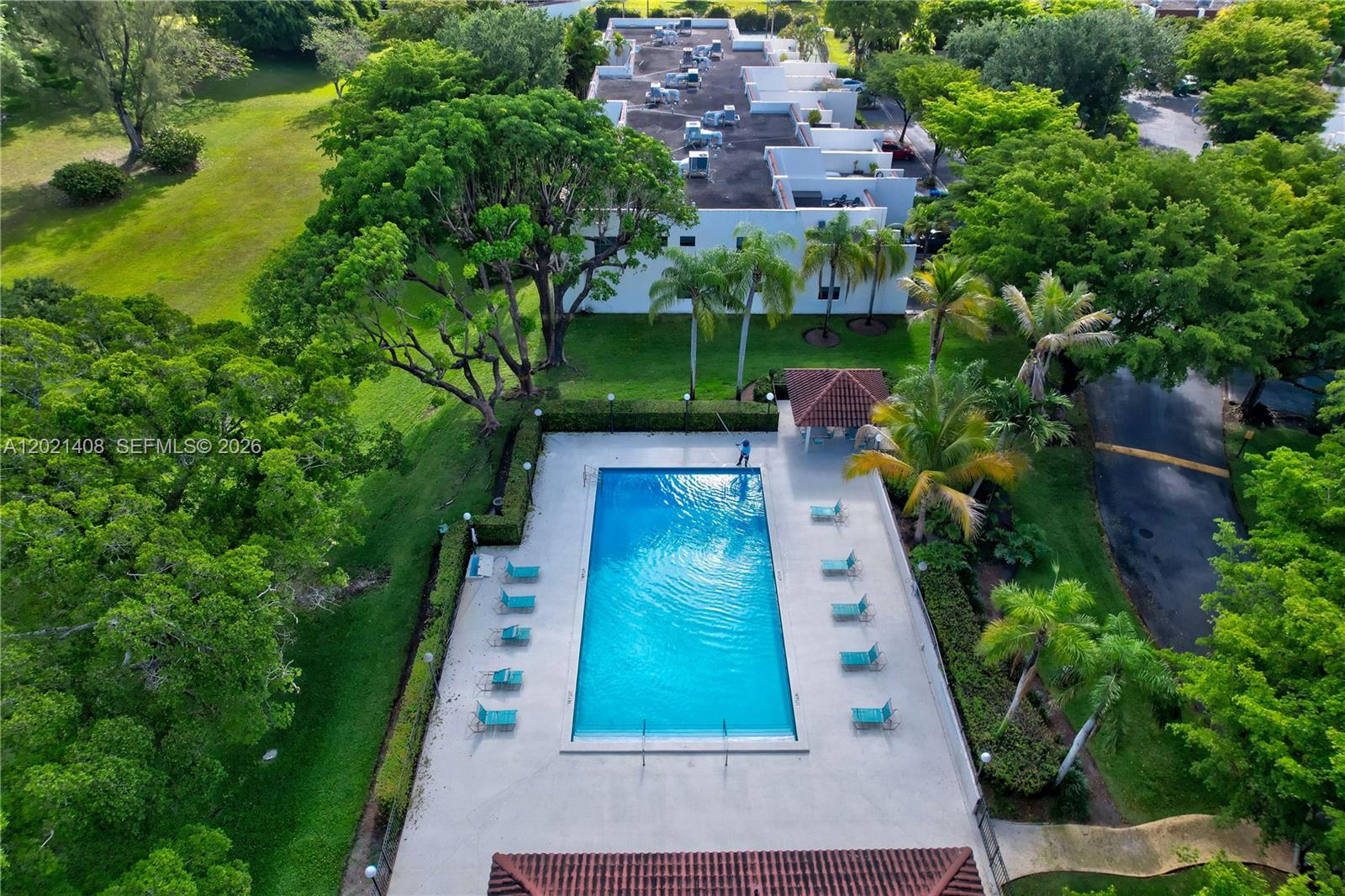 HILLTOP CONDO - Residential