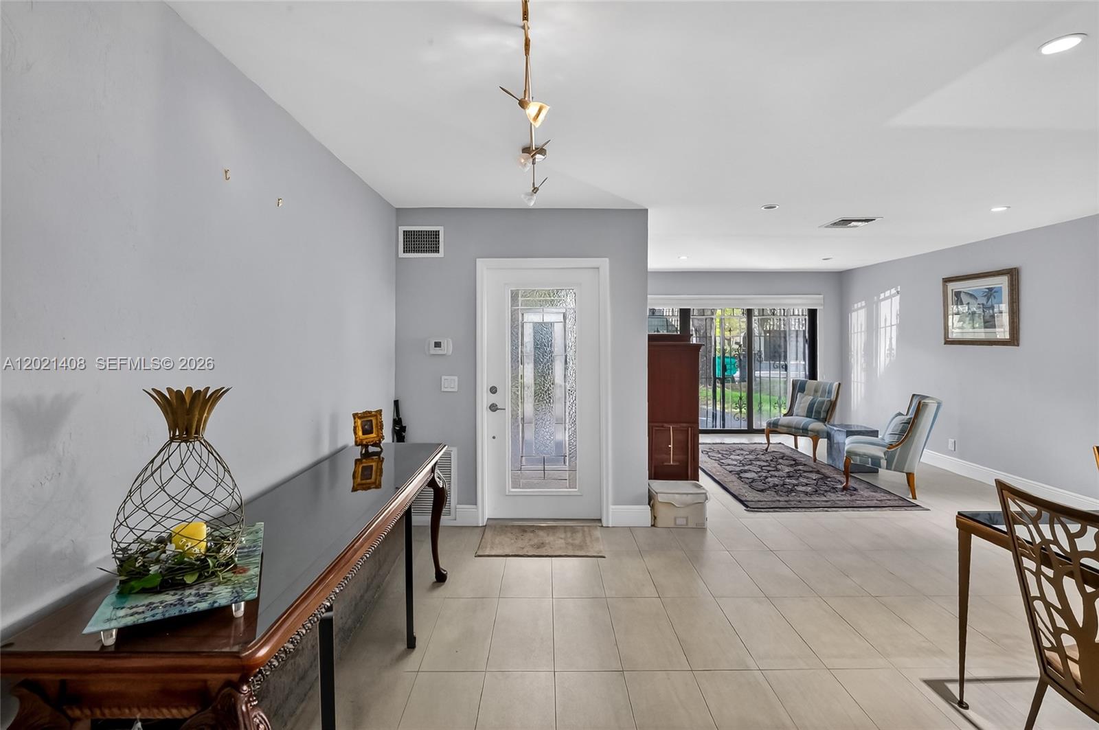 HILLTOP CONDO - Residential