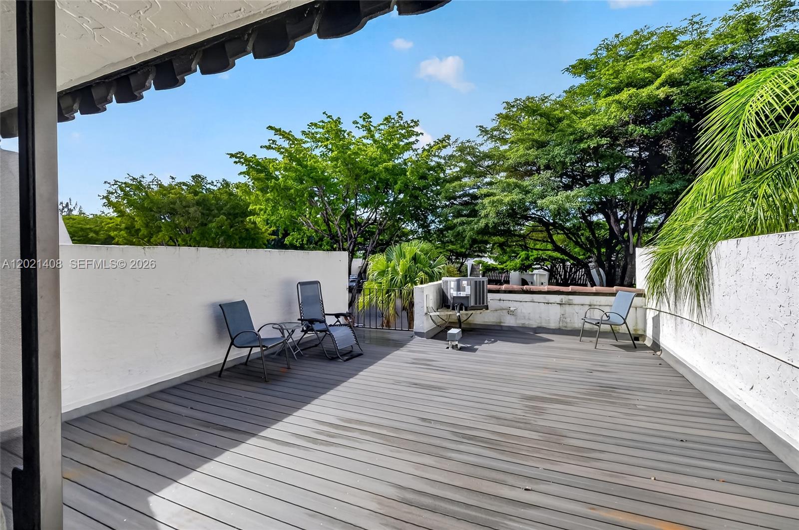 HILLTOP CONDO - Residential