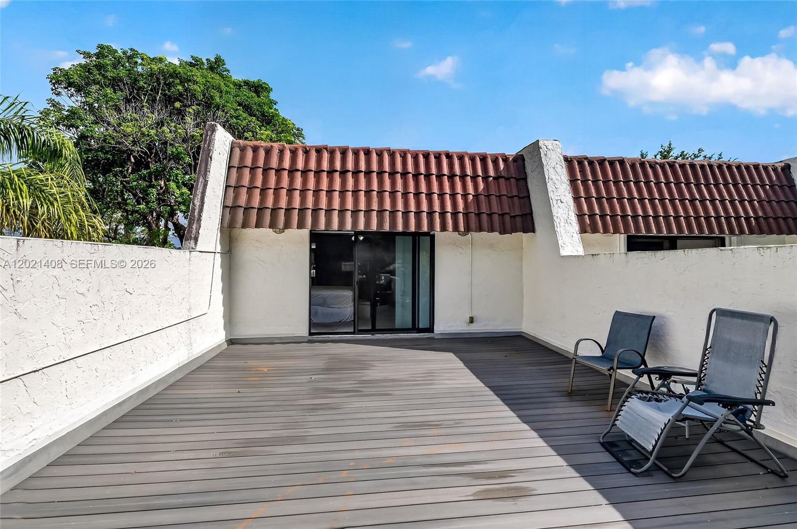 HILLTOP CONDO - Residential