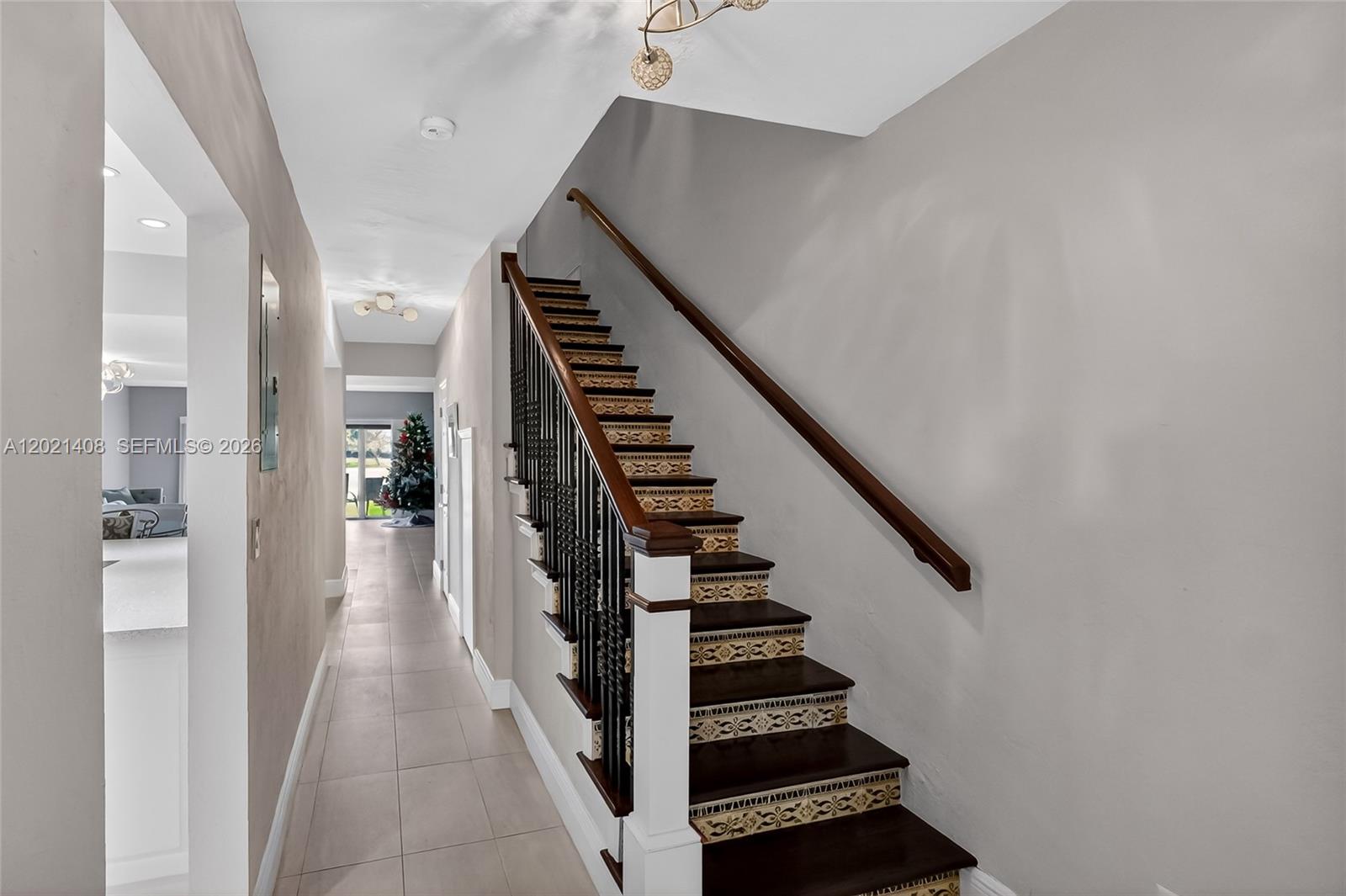 HILLTOP CONDO - Residential