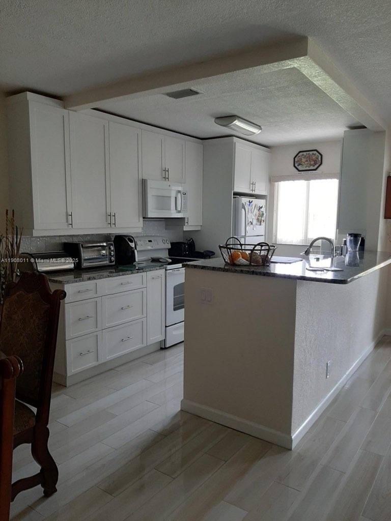 HIGH POINT OF DELRAY WEST - Residential Lease