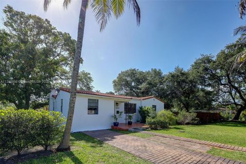 A home in Biscayne Park