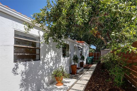 A home in Biscayne Park