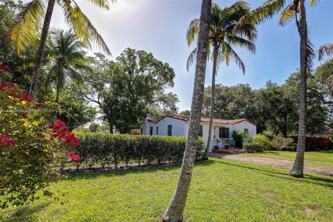 A home in Biscayne Park