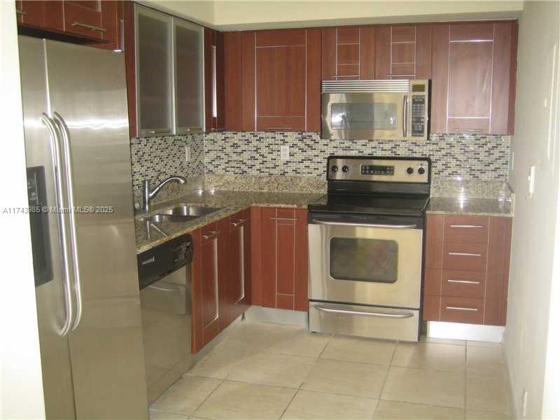 Property for Sale at 3300 Ne 191st St 1708, Aventura, Miami-Dade County, Florida - Bedrooms: 2 
Bathrooms: 2  - $415,000
