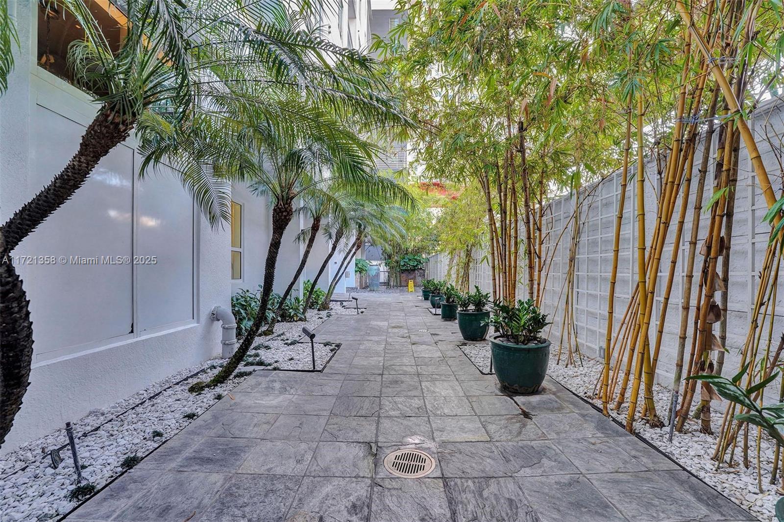 Rental Property at 234 Ne 3rd St 2202, Miami, Broward County, Florida - Bedrooms: 2 
Bathrooms: 2  - $3,200 MO.