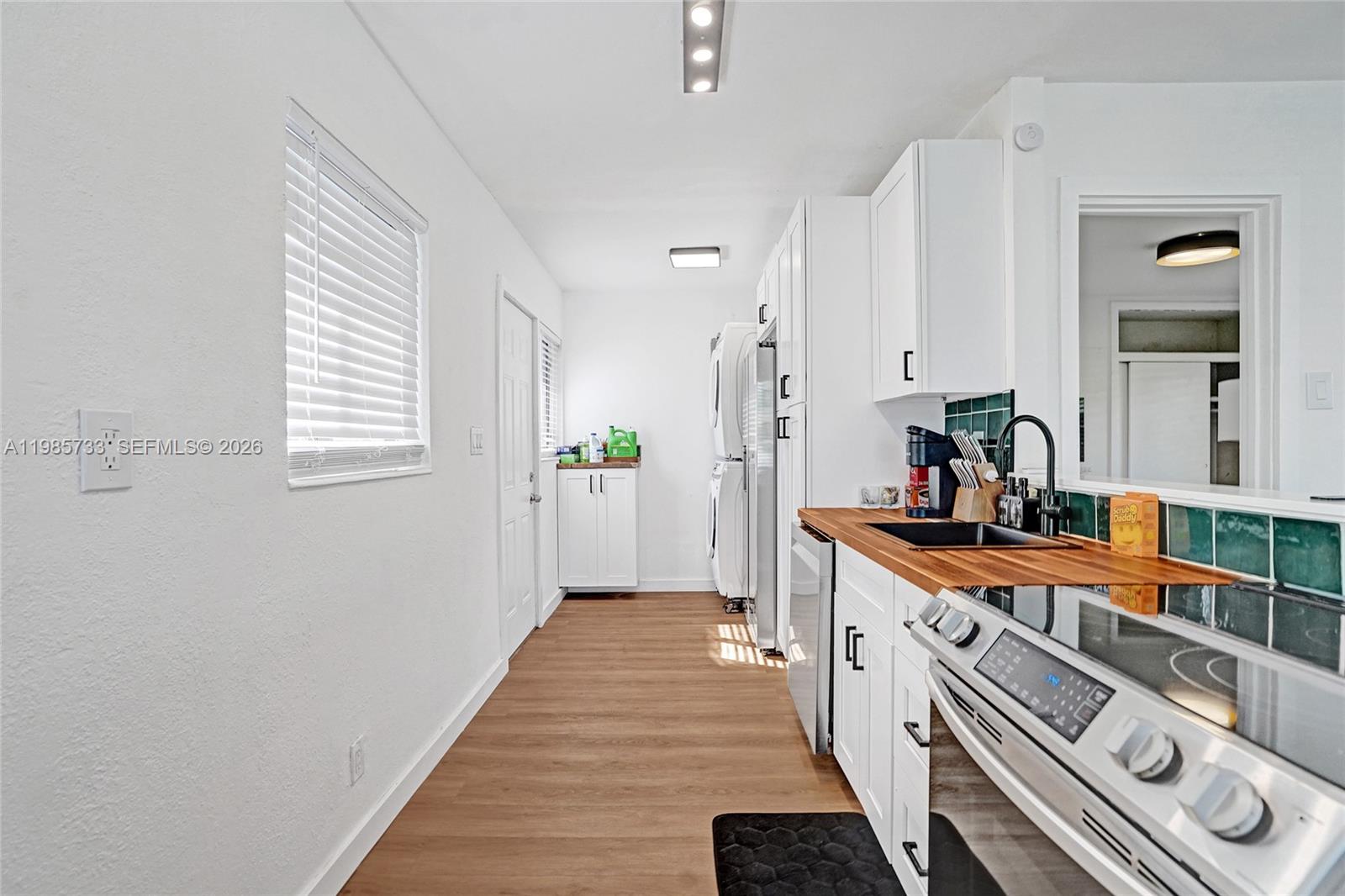 OAKLAND PARK SECOND ADD - Residential Lease