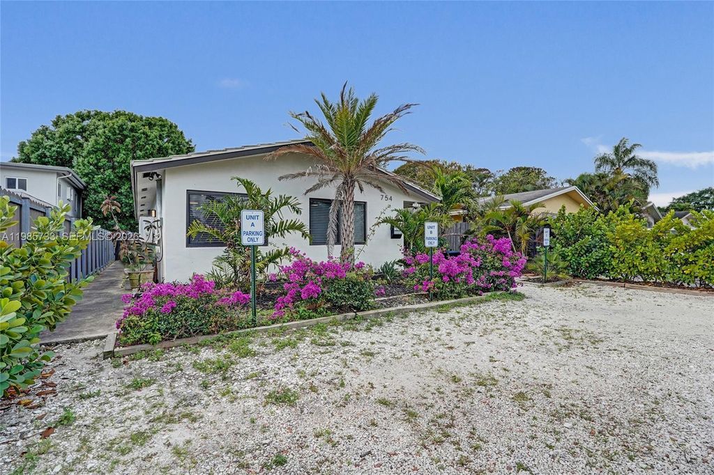 Photo of 754 NE 40th St #A, Fort Lauderdale, FL 33334 (MLS # A11985733)