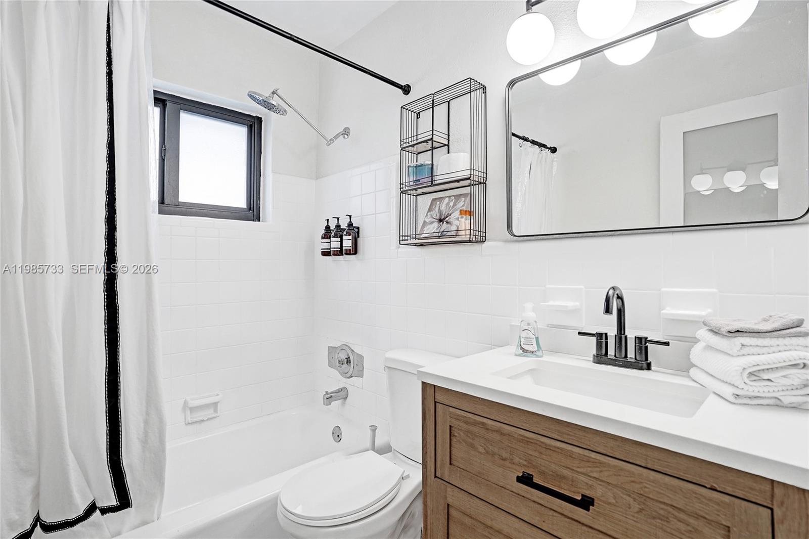 OAKLAND PARK SECOND ADD - Residential Lease