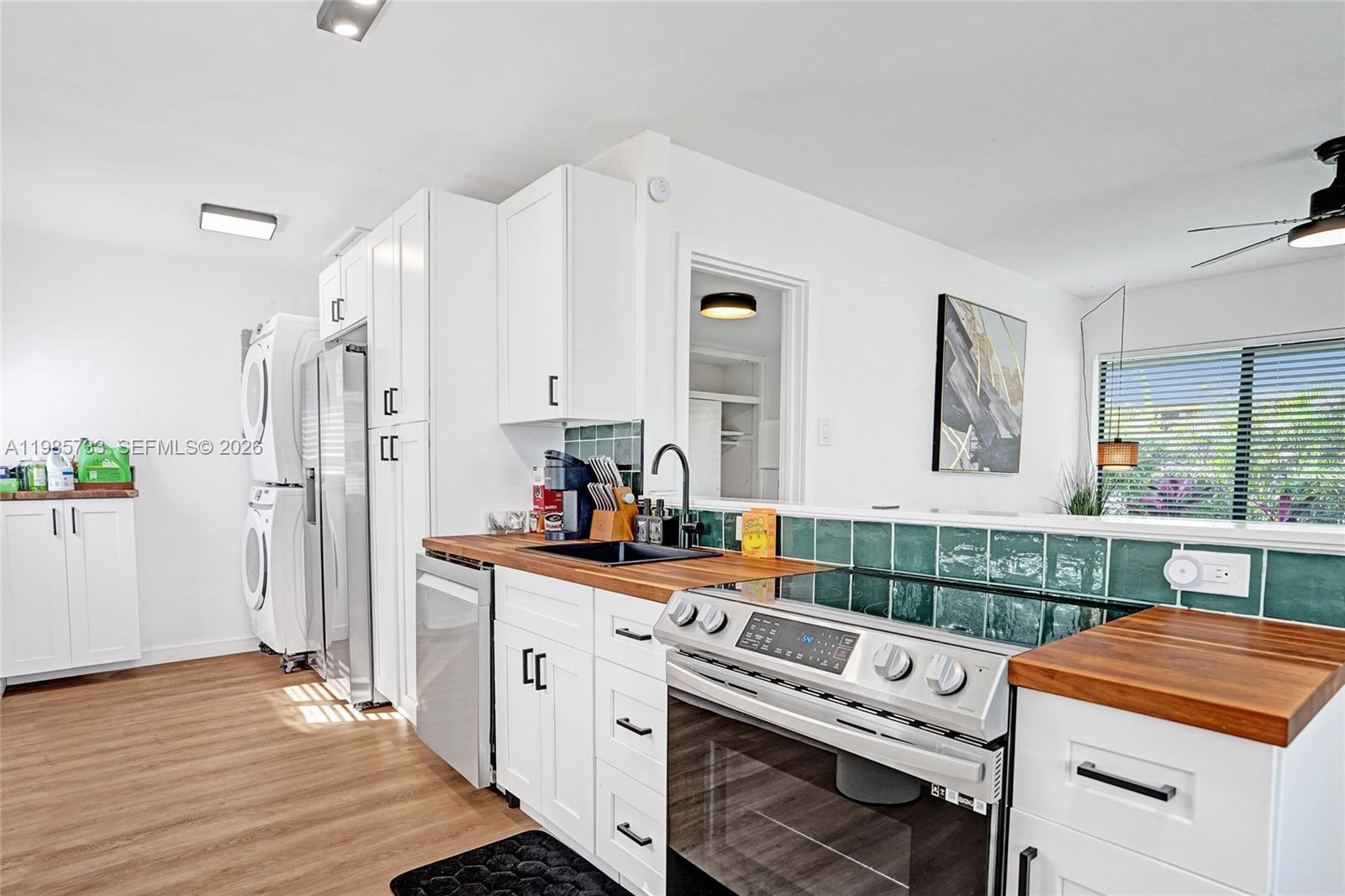 OAKLAND PARK SECOND ADD - Residential Lease