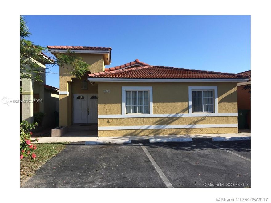 Beautiful 3/2 in a very good community. Close to shopping center, great schools and only 5 minutes way from Palmetto expressway and I-75
Well maintained, very clean and spacious house.