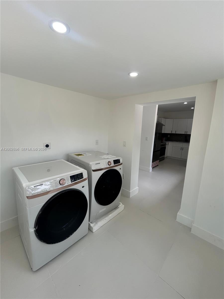 ARCH CREEK ESTS - Residential