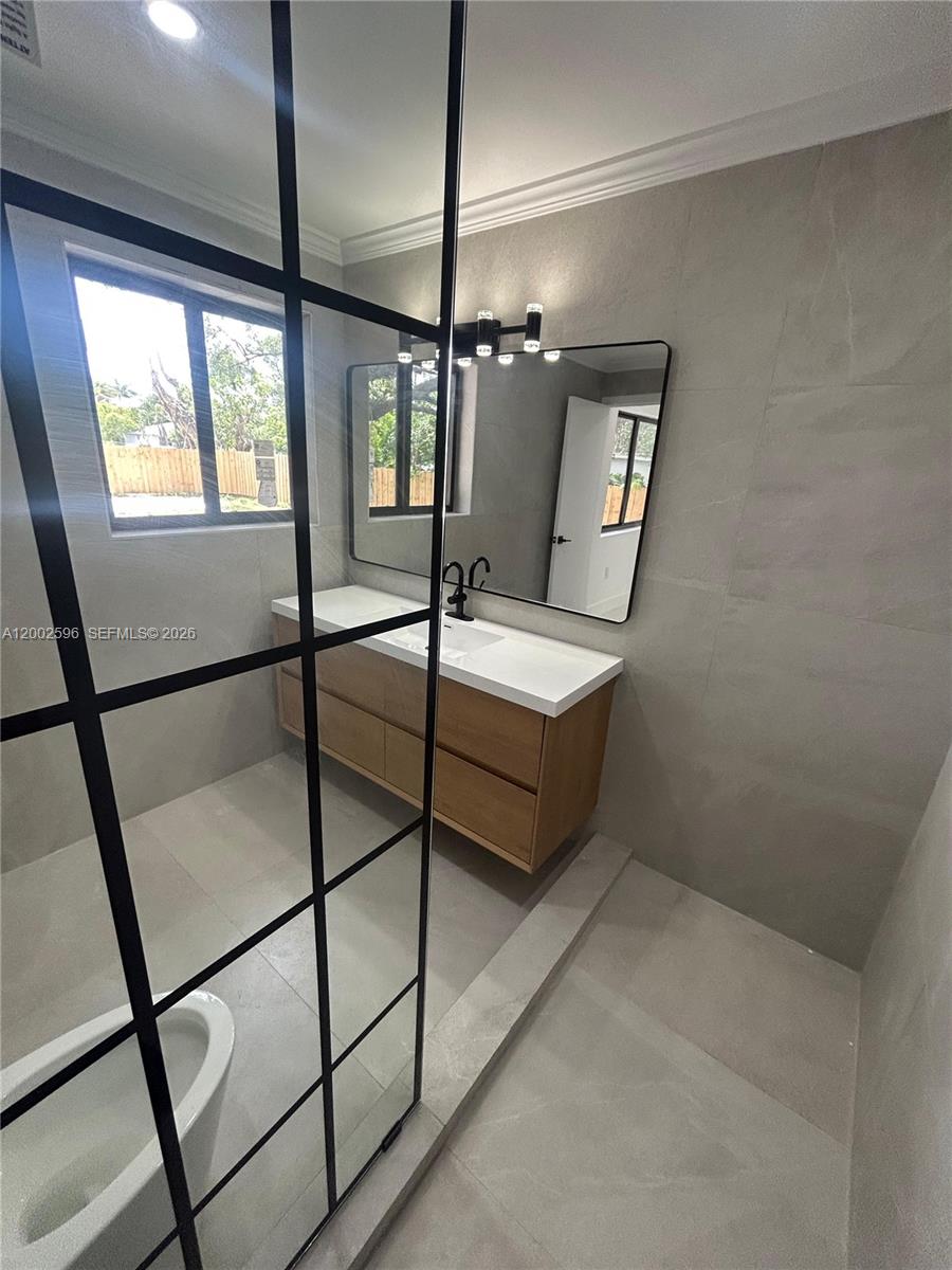 ARCH CREEK ESTS - Residential