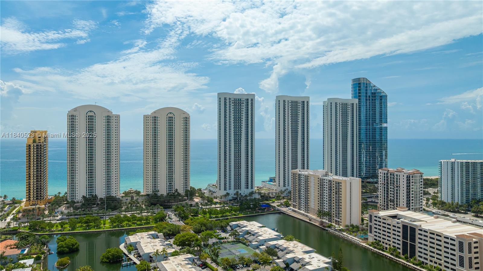 214 Poinciana Dr 204