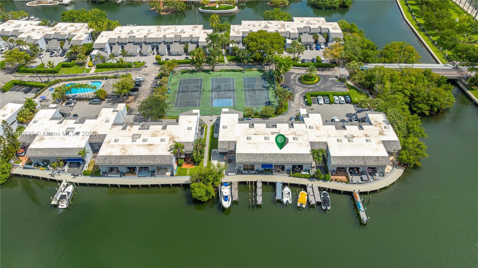 214 Poinciana Dr 204