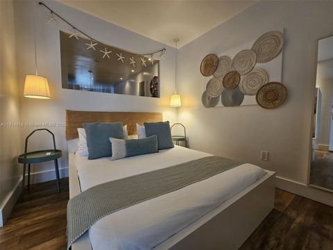 Photo of 751 Collins Ave #3, Miami Beach, FL 33139 (MLS # A11914918)