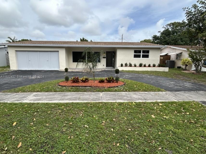 Property for Sale at 801 S Highland Dr, Hollywood, Broward County, Florida - Bedrooms: 5 
Bathrooms: 3  - $1,500,000