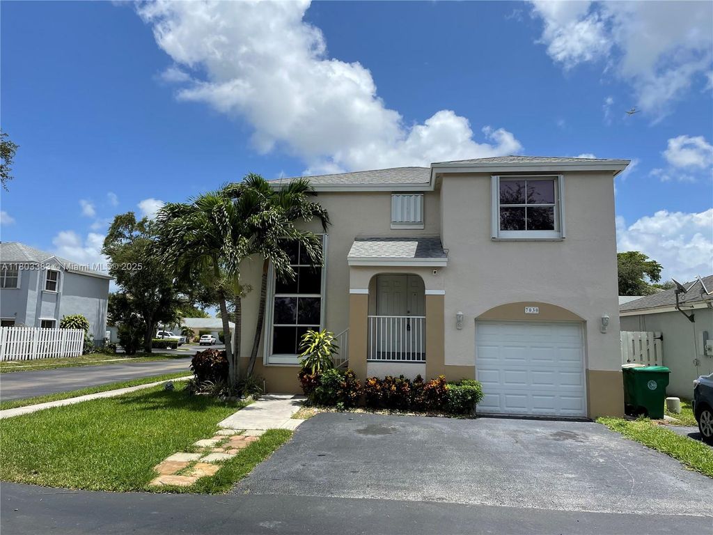 Photo of 7030 SW 41st Pl, Davie, FL 33314 (MLS # A11803383)