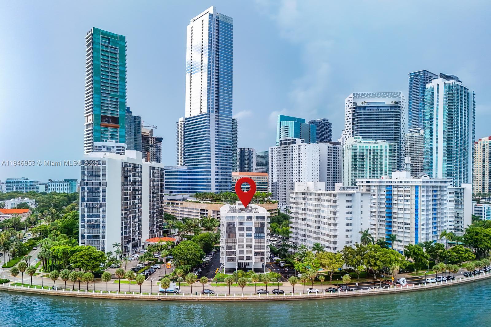 Best location on Brickell. Water and city views from this third floor apartment on quite Brickell Bay Dr. This 2/2 has been completely remodeled. Open kitchen, Wood like flooring, Porcelain bathrooms and great closet space. This Boutique building has Parking, Pool, Gym, BBQ area, Gated community with 24 Hr. Security.
Walking distance to metro mover, restaurants, cafes, banks and much more.