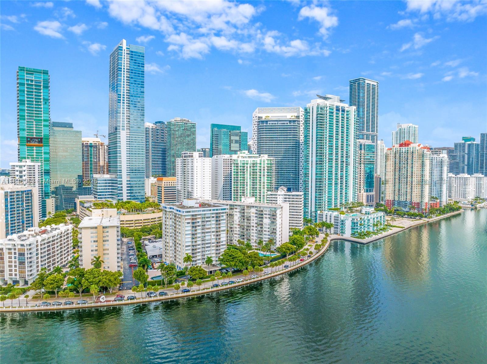 1440 Brickell Bay Dr 307